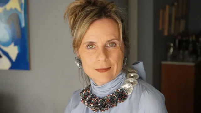 Andrea de Navarrete convierte cápsulas de café en joyas con identidad. Fotografía editorial relacionada con joyas con cápsulas de café. publicada en Netaware