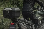 Baúles SHAD: capacidad, diseño y resistencia para viajar en moto con mayor comodidad. Fotografía editorial relacionada con baúles SHAD para moto. publicada en Netaware