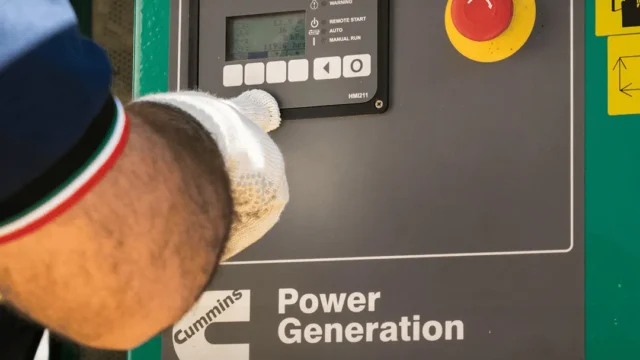 Cómo los abonos mensuales optimizan el mantenimiento de grupos electrógenos. Fotografía editorial relacionada con abonos mensuales grupos electrógenos. publicada en Netaware