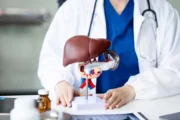 Hepatitis B y C: por qué todos deberían hacerse un control alguna vez. Fotografía editorial relacionada con control para hepatitis B y C. publicada en Netaware
