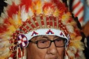 Joseph Medicine Crow: el guerrero crow que robó caballos a los nazis. Imagen destacada sobre Joseph Medicine Crow. publicada en Netaware