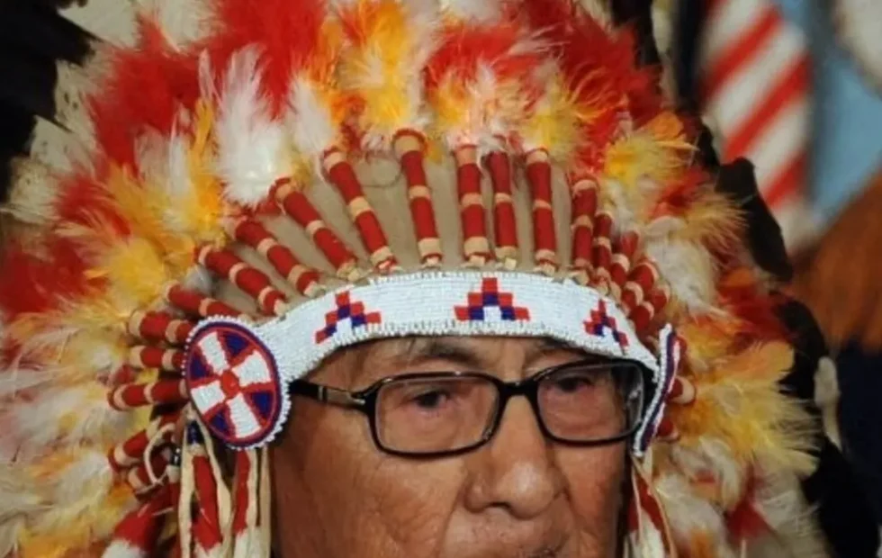 Joseph Medicine Crow: el guerrero crow que robó caballos a los nazis. Imagen destacada sobre Joseph Medicine Crow. publicada en Netaware