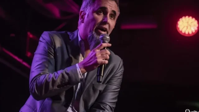 Juan Barraza vuelve a Corrientes con un humor que desafía el paso del tiempo. Fotografía editorial relacionada con Juan Barraza En un confuso episodio. publicada en Netaware