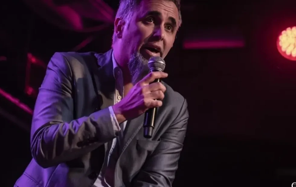 Juan Barraza vuelve a Corrientes con un humor que desafía el paso del tiempo. Fotografía editorial relacionada con Juan Barraza En un confuso episodio. publicada en Netaware