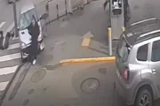 Mar del Plata: inhabilitan de por vida a la conductora con licencia falsa. Fotografía editorial relacionada con licencia de conducir falsa Mar del Plata. publicada en Netaware