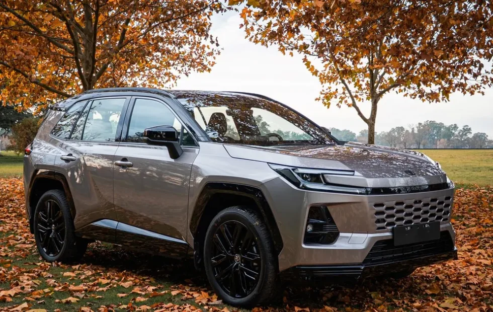 Toyota Rav4 híbrido enchufable: el SUV japonés que redefine la eficiencia urbana. Imagen destacada sobre Toyota Rav4 híbrido enchufable. publicada en Netaware