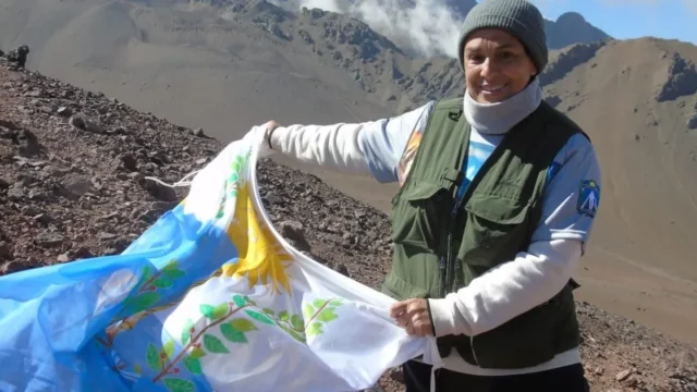 Adriana Geymonat, la docente que recorrió las seis rutas de San Martín. Imagen destacada sobre seis rutas de San Martín. publicada en Netaware