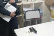 Alarma por armas en escuelas de Tucumán tras dos episodios en una semana. Imagen destacada sobre armas en escuelas de Tucumán. publicada en Netaware