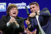 Cristina tensiona al peronismo mientras Milei profundiza su estilo confrontativo. Fotografía editorial relacionada con Cristina Kicillof y Milei. publicada en Netaware