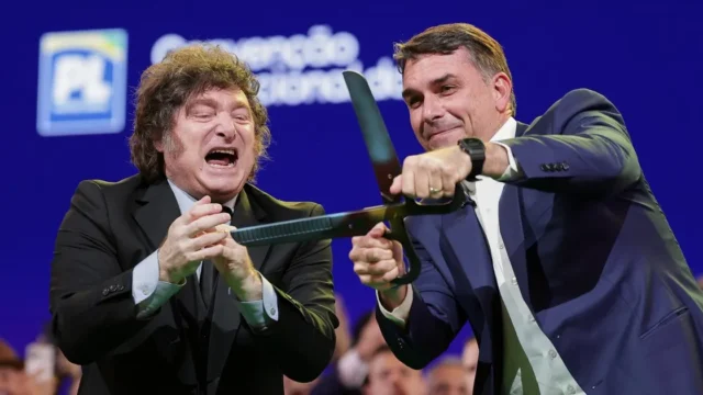 Cristina tensiona al peronismo mientras Milei profundiza su estilo confrontativo. Fotografía editorial relacionada con Cristina Kicillof y Milei. publicada en Netaware