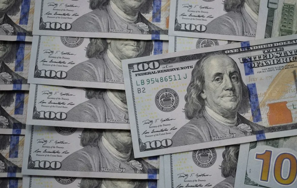Dólar blue hoy: cotización y brechas del mercado argentino este viernes 7 de agosto. Imagen destacada sobre dólar blue hoy. publicada en Netaware