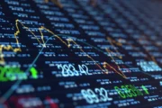 Dólar blue y oficial: claves del mercado argentino este miércoles 12 de agosto. Imagen destacada sobre dólar blue y oficial. publicada en Netaware
