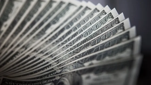 Dólar cerca de $1.500: crece la cobertura ante las elecciones de 2027. Imagen destacada sobre dólar cerca de $1.500. publicada en Netaware