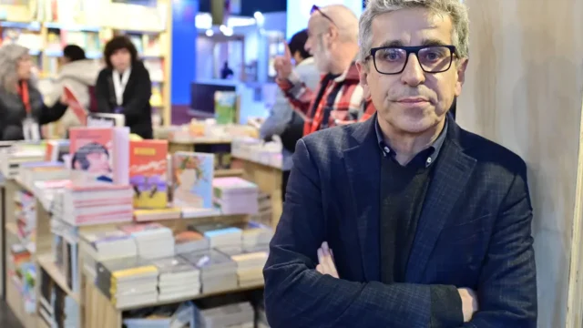 España lleva su diversidad literaria a Brasil antes de llegar a Buenos Aires. Fotografía editorial relacionada con diversidad literaria española. publicada en Netaware