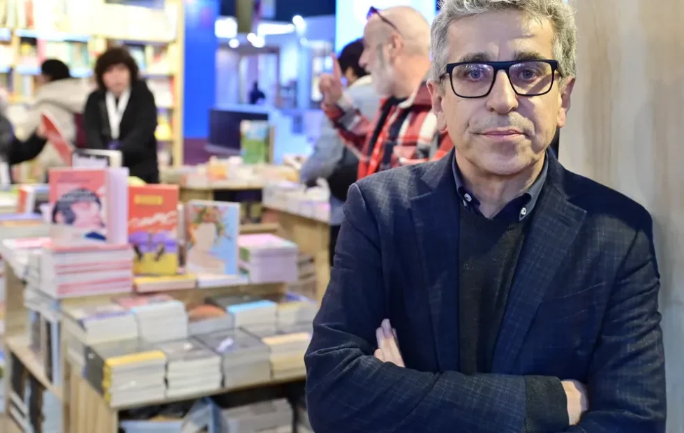 España lleva su diversidad literaria a Brasil antes de llegar a Buenos Aires. Fotografía editorial relacionada con diversidad literaria española. publicada en Netaware