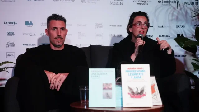 Gentrificación, tierras y Malvinas abrieron el debate en la Feria de Editores. Fotografía editorial relacionada con gentrificación y tierras. publicada en Netaware