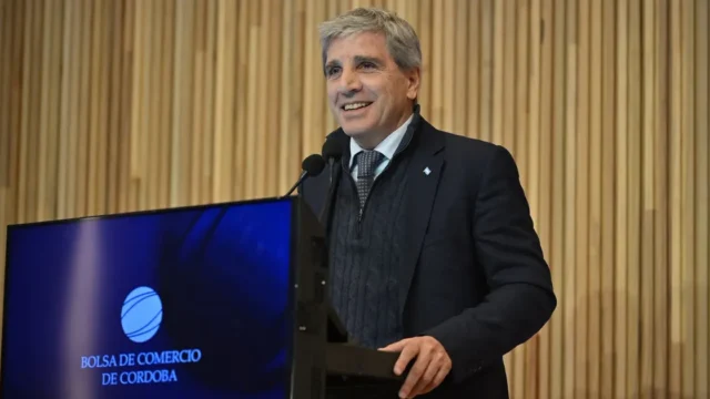La advertencia de Caputo a los bancos expone la tensión entre ajuste y reelección. Imagen destacada sobre advertencia de Caputo a los bancos. publicada en Netaware