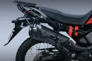 Baúles laterales en moto: claves para elegir soportes compatibles. Imagen destacada sobre baúles laterales en moto. publicada en Netaware
