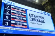 Demoras en Mitre, Sarmiento y Roca por un nuevo control de alcoholemia. Fotografía editorial relacionada con demoras en Mitre Sarmiento y Roca. publicada en Netaware