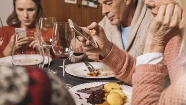 El arte de conversar ante una vida cada vez más mediada por la IA. Imagen destacada sobre arte de conversar. publicada en Netaware