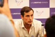 El debate por los subsidios deportivos expuso el pasado de Diego Hartfield. Fotografía editorial relacionada con subsidios deportivos Hartfield. publicada en Netaware