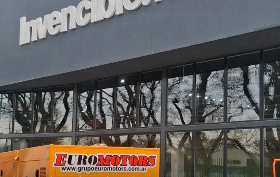 Energía temporal para ferias: cómo evitar fallas durante el evento. Imagen destacada sobre energía temporal para ferias. publicada en Netaware