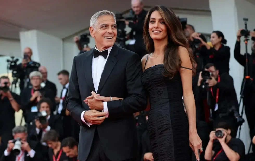 Looks de Venecia: el glamour que reunió a Clooney y Penélope Cruz. Imagen destacada sobre looks de Venecia. publicada en Netaware