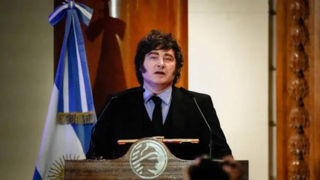 Milei negó la recesión y defendió la creación de empleo y la suba salarial. Imagen destacada sobre Milei negó la recesión. publicada en Netaware