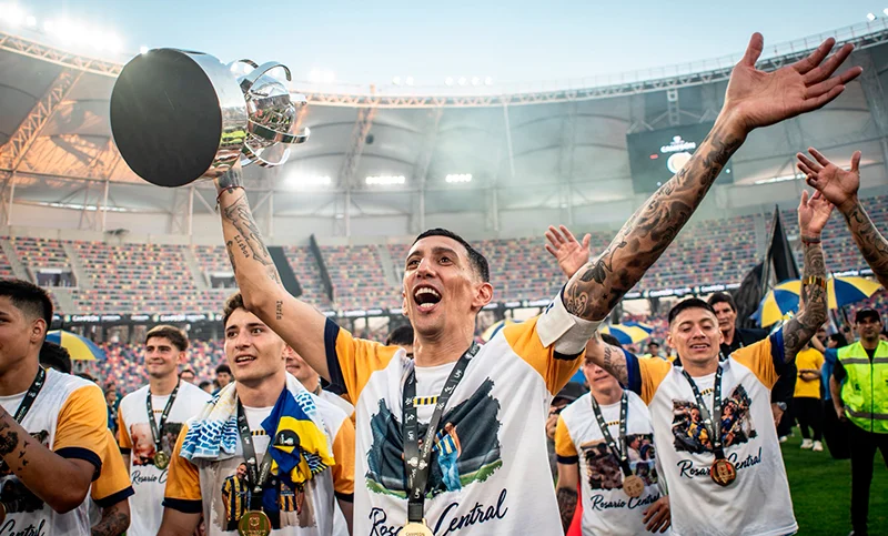 Rosario Central conquista la Supercopa Internacional con el sello de Di María. Fotografía editorial relacionada con Supercopa Internacional 2026. publicada en Netaware