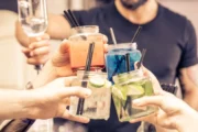 Semaglutida: ¿puede reducir el deseo de beber, fumar o apostar?. Fotografía editorial relacionada con semaglutida y adicciones. publicada en Netaware