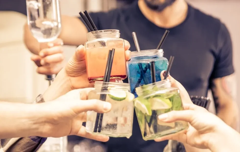 Semaglutida: ¿puede reducir el deseo de beber, fumar o apostar?. Fotografía editorial relacionada con semaglutida y adicciones. publicada en Netaware