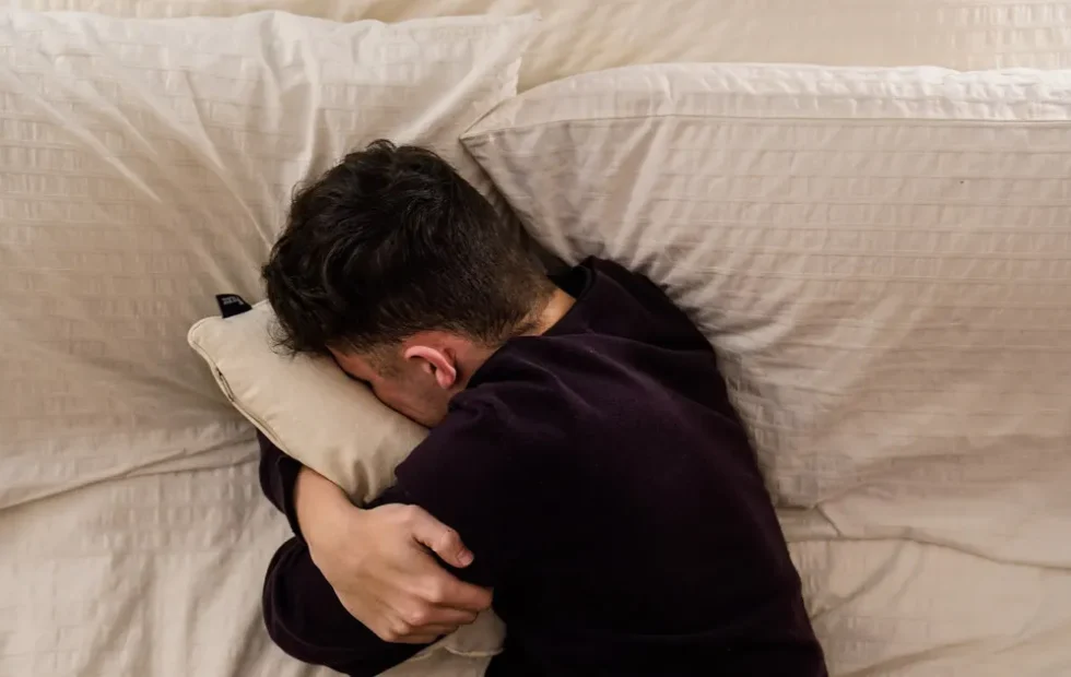Suicidio juvenil: exclusión social y crisis económica agravan el riesgo. Fotografía editorial relacionada con suicidio juvenil en Argentina. publicada en Netaware
