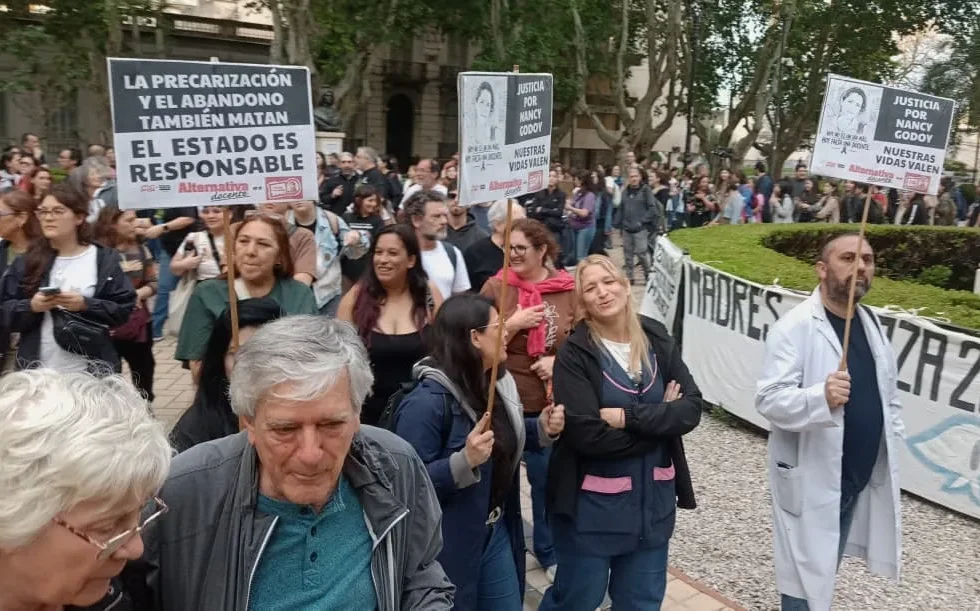 Amsafé Rosario reclamó justicia por Nancy Godoy y mejoras educativas. Imagen destacada sobre justicia por Nancy Godoy. publicada en Netaware
