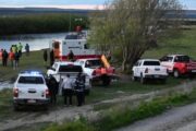 Buscan a dos hermanos desaparecidos en el río Gallegos. Fotografía editorial relacionada con hermanos desaparecidos río Gallegos. publicada en Netaware