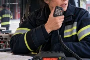 Cambio de guardia: cómo dejar lista una radio del cuartel. Fotografía editorial relacionada con Cambio guardia. publicada en Netaware