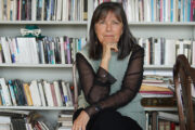 Claudia Piñeiro explora el secreto y la amistad en su nueva novela. Fotografía editorial relacionada con Claudia Piñeiro explora secreto amistad. publicada en Netaware