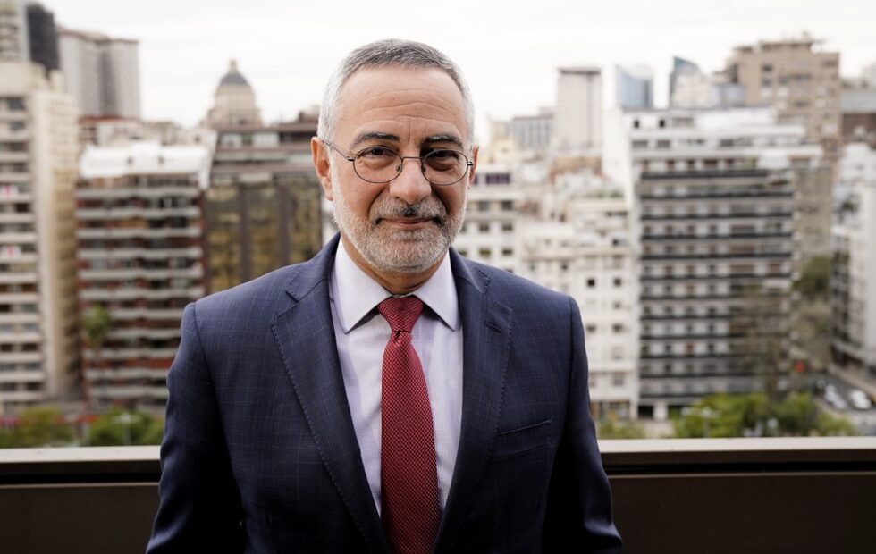 La elección brasileña demora el regreso del embajador a Buenos Aires. Fotografía editorial relacionada con regreso del embajador brasileño. publicada en Netaware