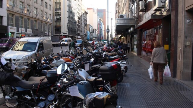 Motos usadas: el dueño directo concentra la oferta en casi todo el país. Fotografía editorial relacionada con oferta de motos usadas. publicada en Netaware