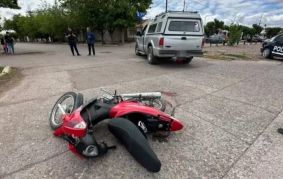 Murió una nena de 8 años tras un choque en moto en Maipú. Fotografía editorial relacionada con choque en Maipú. publicada en Netaware
