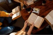 Sicilia literaria: cómo un viaje convirtió las despedidas en encuentro. Fotografía editorial relacionada con viaje literario por Sicilia. publicada en Netaware