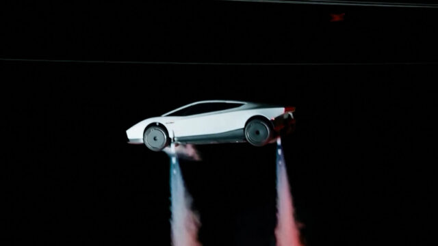 Tesla ofrece reservas del Roadster sin garantizar su entrega. Fotografía editorial relacionada con contrato del Tesla Roadster. publicada en Netaware